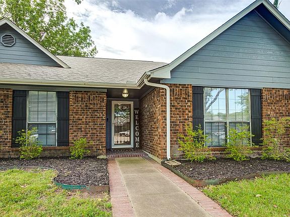 4th image of 1552 Evergreen Dr