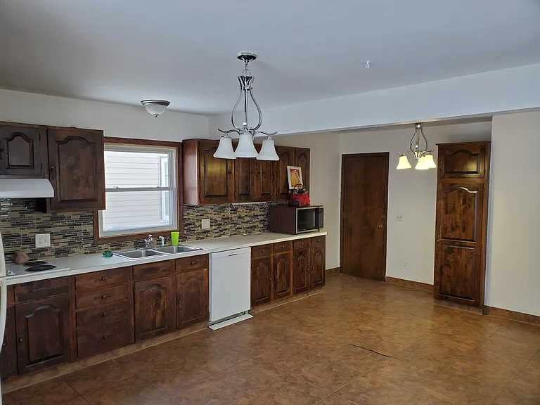 629 Brookley Blvd — Photo 3