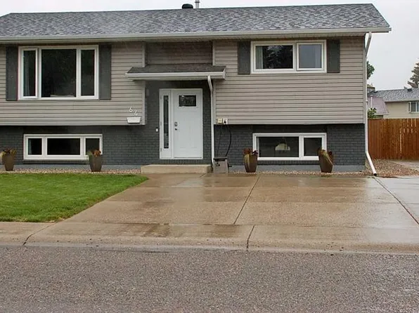 64 Rossmere Ave SE, Medicine Hat, AB T1B 2V4