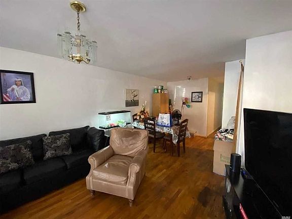 4th image of 812 E 169th St