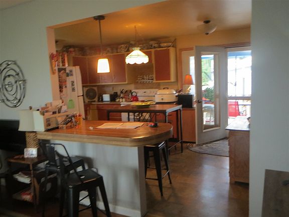 5th image of 272 River Dr