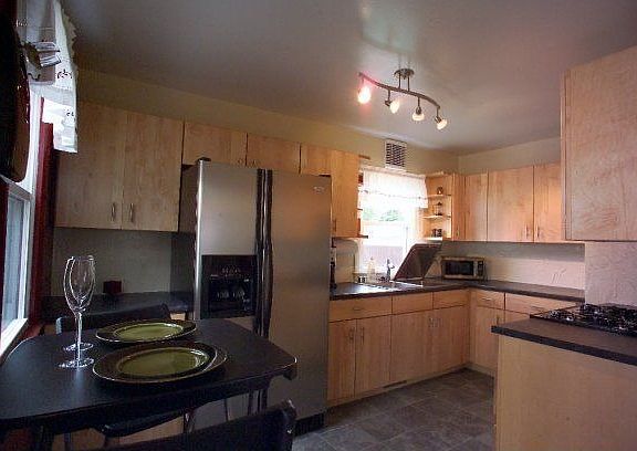 SS Appliances Kraftmaid Maple cabinets