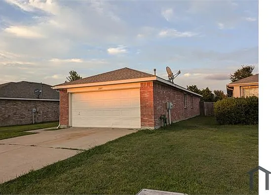 3 bed, 1588 sqft, $2,100 — Photo 2