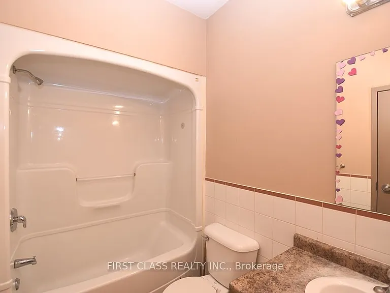 18 Market St #3 — Photo 4