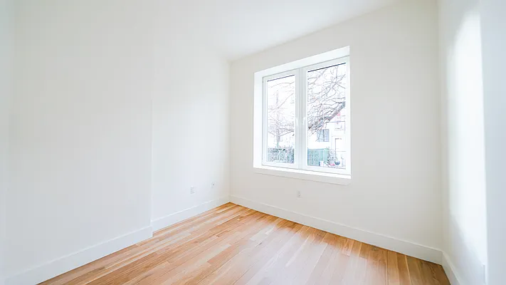 Rented by Nooklyn NYC LLC | media 12