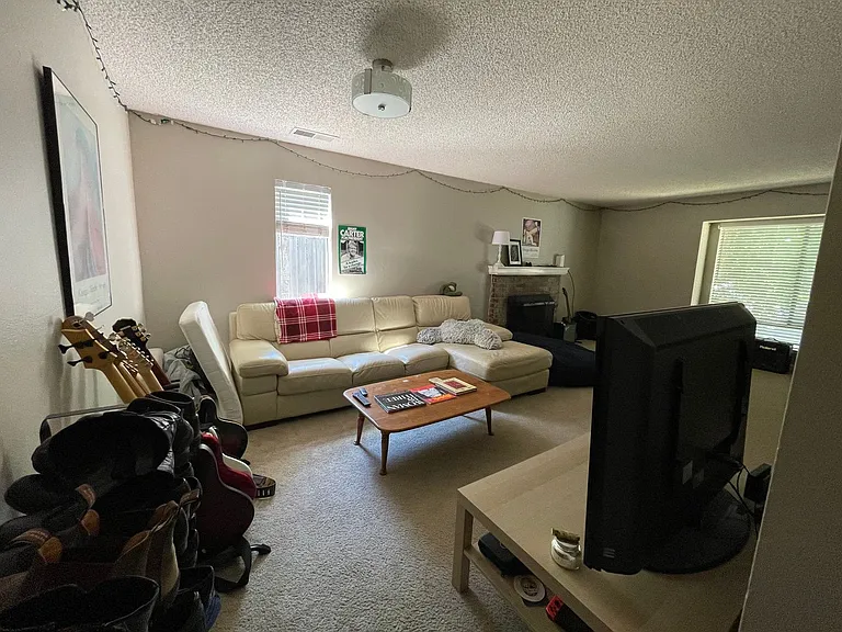 222 El Cajon Ave — Photo 6