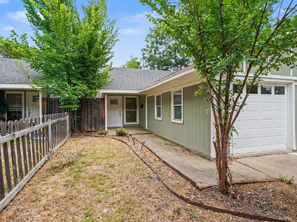 1815 Lipscomb St, Fort Worth, TX 76110