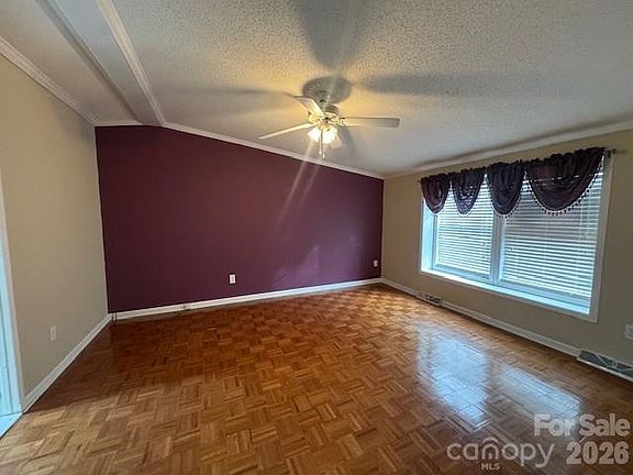 4th image of 4 English Oaks Dr