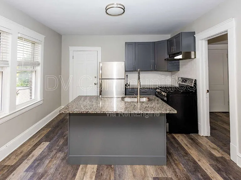 2081 Halstead Ave #UP — Photo 4