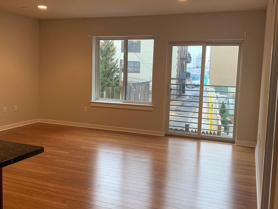Living Area / View From Entrance