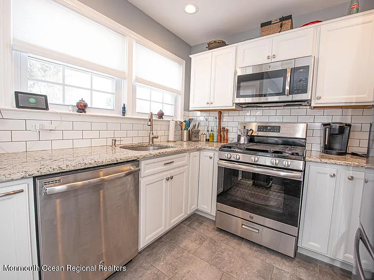 25 Duncan Way — Photo 3