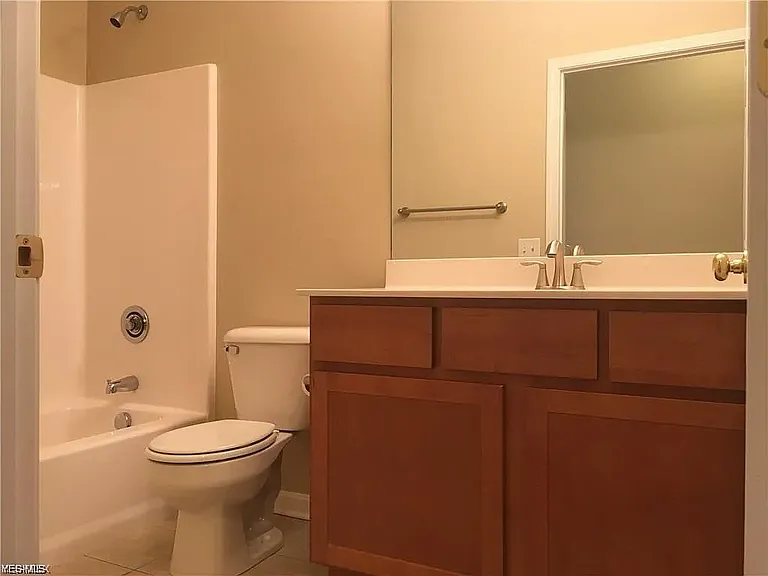 522 Robinwood Ln #E — Photo 5