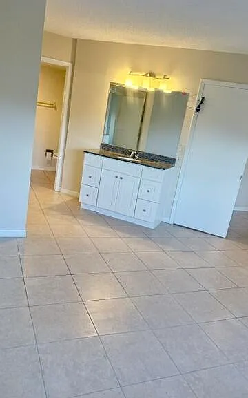 1520 SE Royal Green Cir #206 — Photo 18