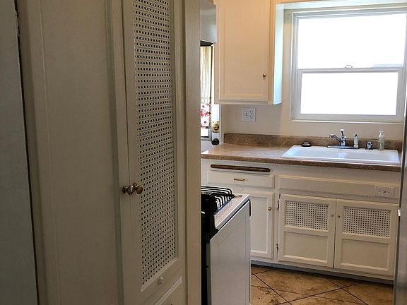 3rd image of 4724 Aragon Dr