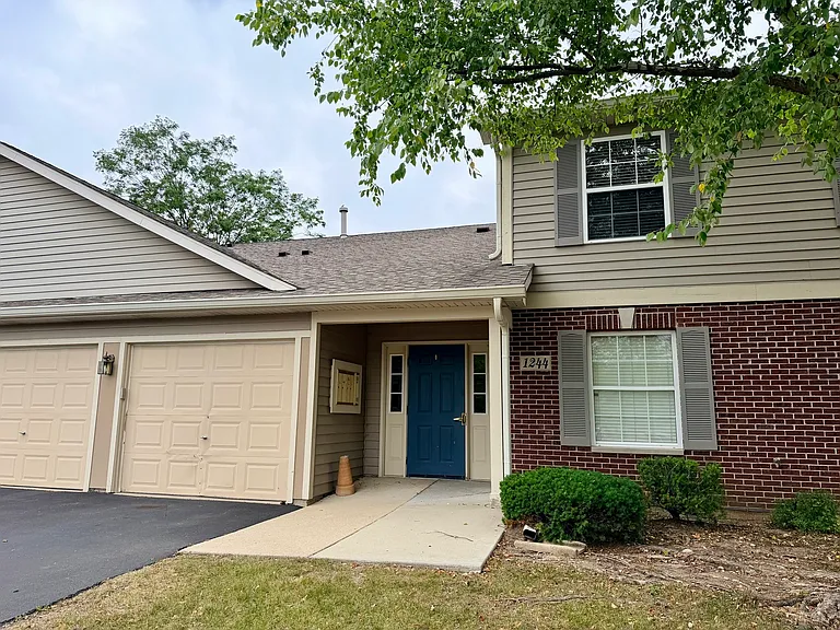 1244 N Red Oak Cir #1 — Photo 3