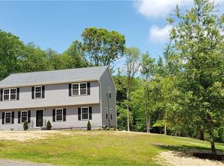 4 Laurie Rd, Trumbull, CT 06611