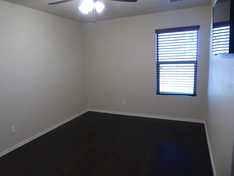 6253 Carmona Rd NW — Photo 12