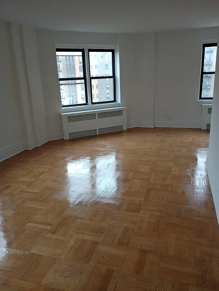1067 Madison Avenue — Photo 3