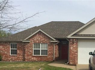 143 Fox Run Cir, Centerton, AR 72719