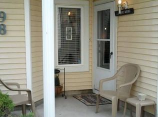 98 Catherine Ct, Levittown, PA 19057