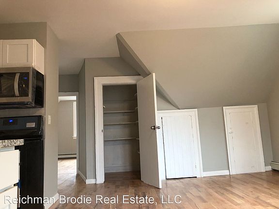 5th image of 27 Shelton Ave #3