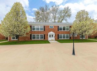 3215 E Locust St APT 42, Davenport, IA 52803