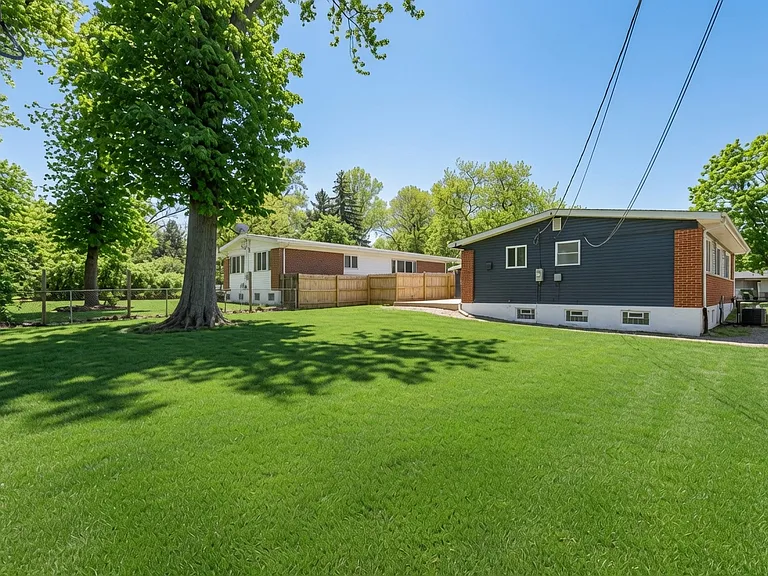 720 Jamaica Pl — Photo 24