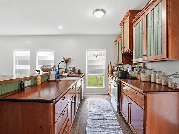 5th image of 3383 Linscomb Rd