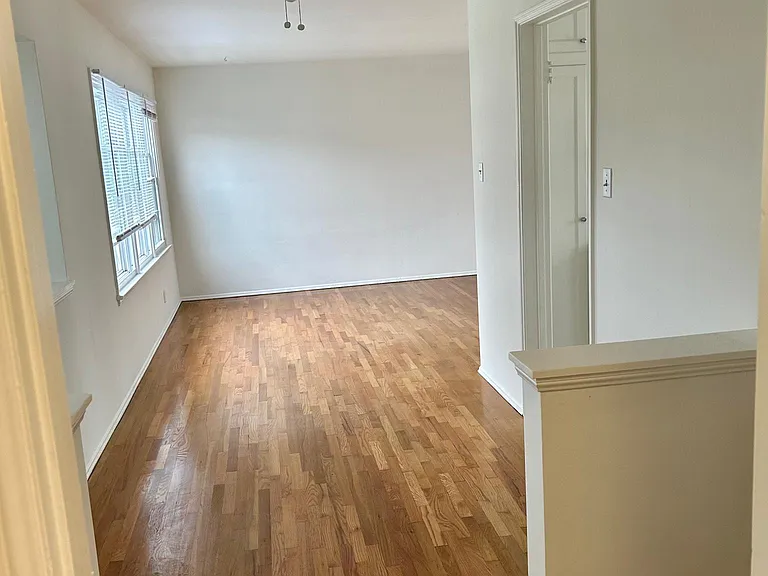 Partial view dining & living rooms