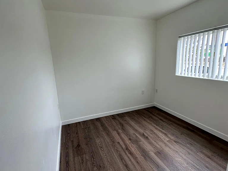2514 NE Lombard St — Photo 7