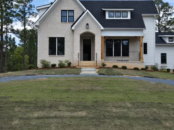 289 Carriage Park, West End, NC 27376