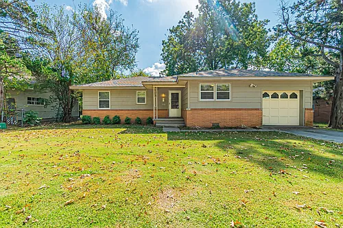 1510 Huntington Way Photo 1