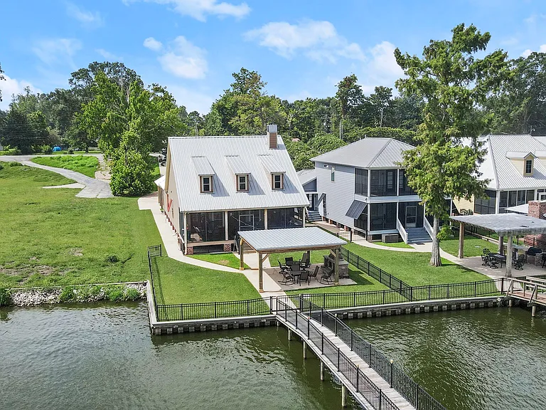 10533 Island Rd — Photo 48
