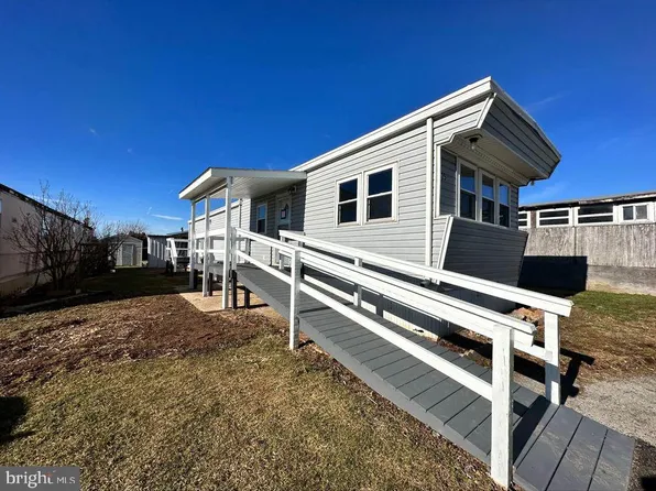 500 Houtztown Rd Trailer 35, Myerstown, PA 17067