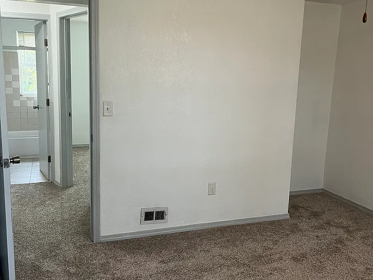 218 W School St #2 — Photo 12