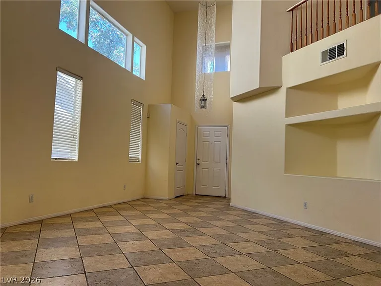 3900 Irvin Ave — Photo 3