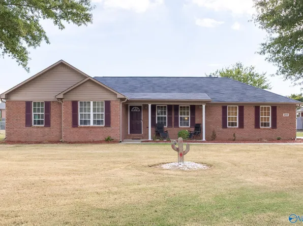 209 Steppe Ct, Huntsville, AL 35811