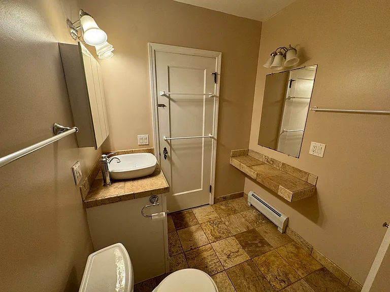 125 Redfern Dr — Photo 13