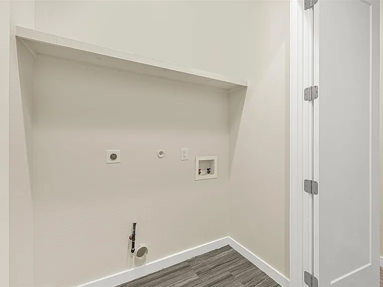 2317 Eagle St — Photo 22