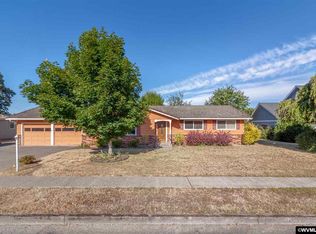 1445 N Evergreen Ave, Stayton, OR 97383