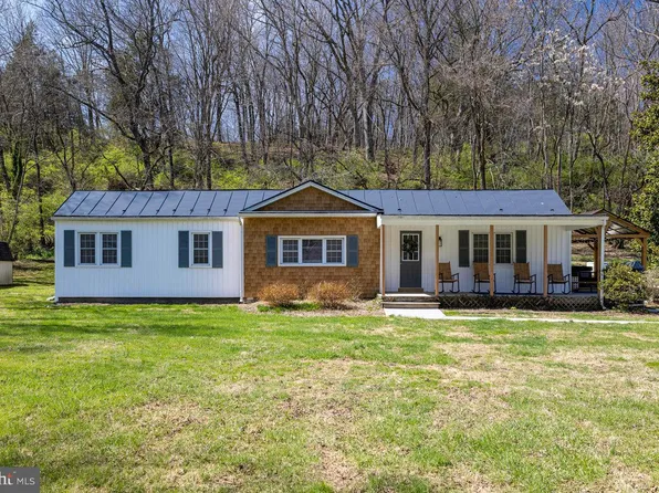 67 Duck Pond Ln, Maurertown, VA 22644