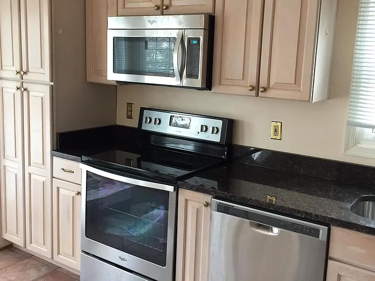 7034 Darby Towne Ct — Photo 4
