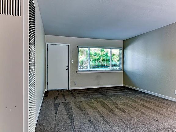 5th image of 3101 Middlefield Rd #17