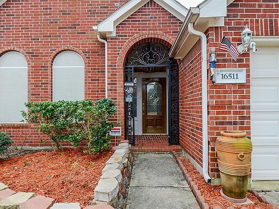 3rd image of 16511 Wheatmill Ct