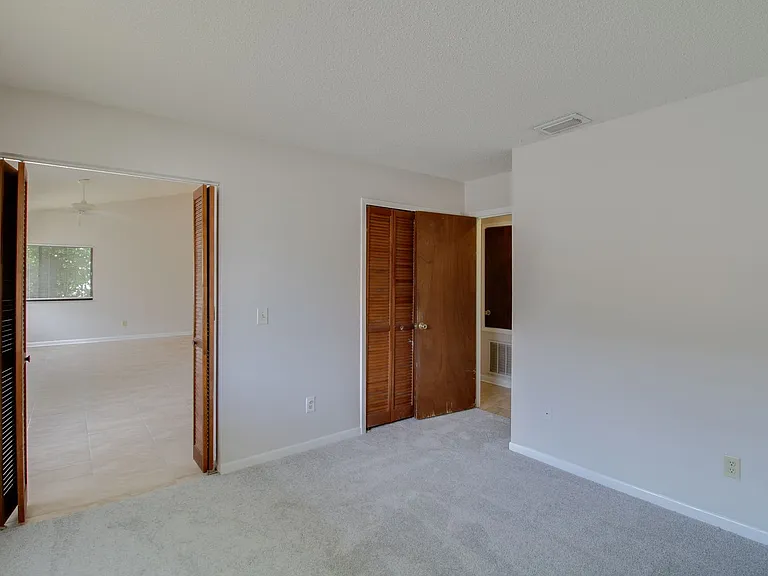 754 Forest St — Photo 9