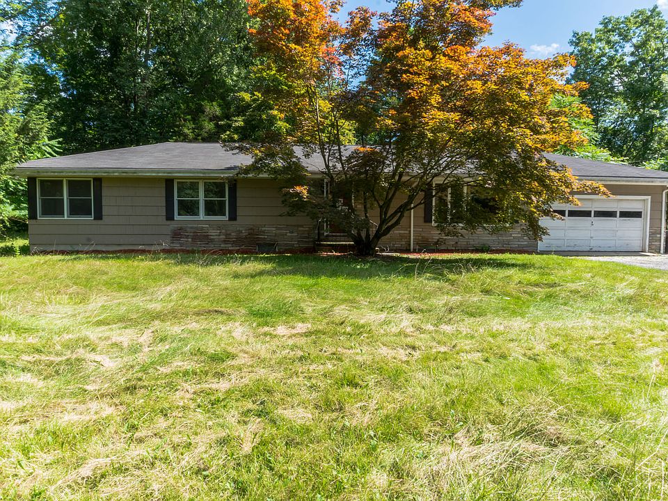 1st image of 6 Lewmay Dr