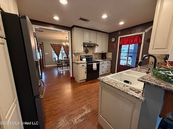 2nd image of 4964 Blossom Hill Rd