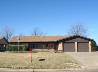 2011 Ennis St, Plainview, TX 79072