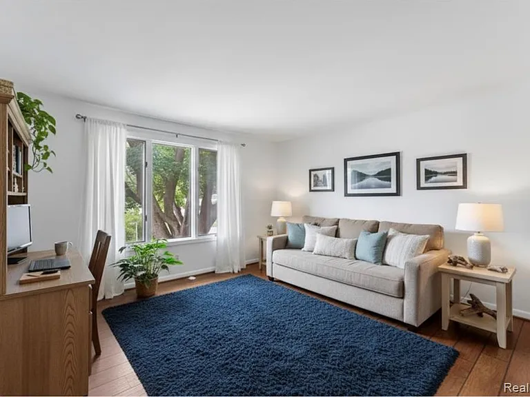 6628 Longworth Dr — Photo 9