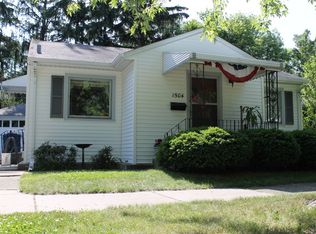 1504 Wood St, Crete, IL 60417